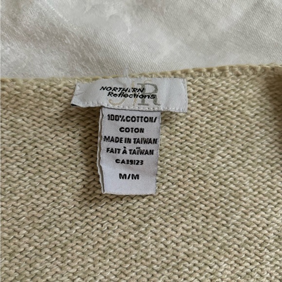 Cute Northern Reflections Flower Embroidered Short Sleeve Cardigan - Picture 4 of 4